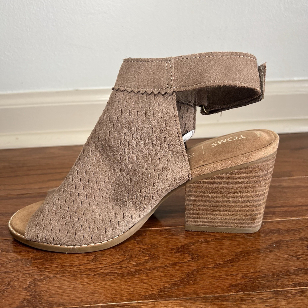 Toms Shoes Grenada Suede Chunky Heels Taupe Grey Size 6.5 Perforated Open Toe - Picture 6 of 12